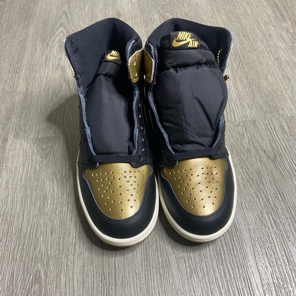 Air Jordan 1 Retro Hi OG Black Gold Mens Shoe Size 8 Gold DZ5485-071 NWT - Picture 2 of 16